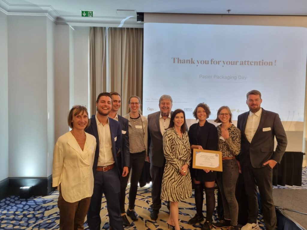 Gruppenbild bei der Übergabe des European Paper Recycling Awards 2021